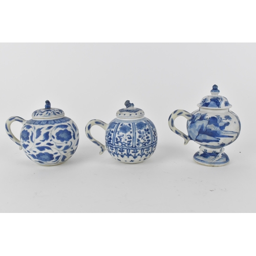 132 - Three Vung Tace cargo design bleu and white mustard pots, 17th/18th century two of globular shape, w... 