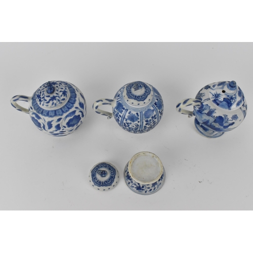 132 - Three Vung Tace cargo design bleu and white mustard pots, 17th/18th century two of globular shape, w... 