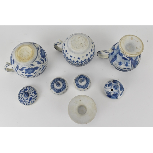 132 - Three Vung Tace cargo design bleu and white mustard pots, 17th/18th century two of globular shape, w... 