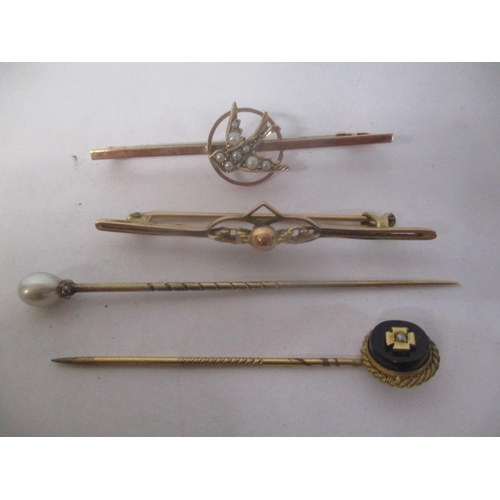 13 - Mixed jewellery to include two 9ct gold bar brooches and two yellow metal stick pins
Location: CAB