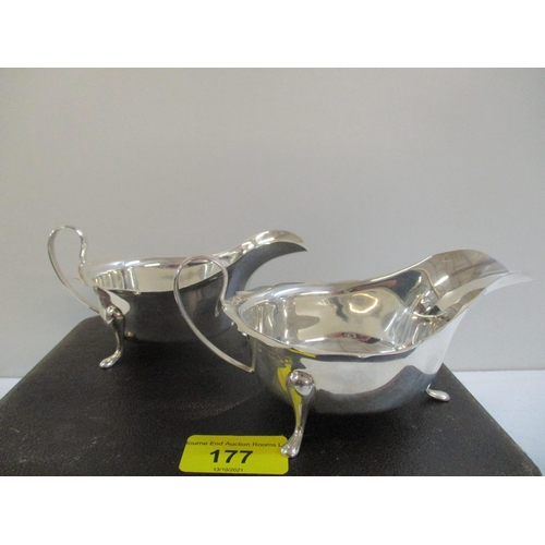 177 - A cased pair of George V Edward Viners silver sauceboats, Sheffield 1933, total weight 211g Location... 