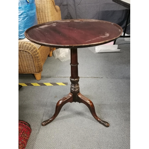 75 - A Georgian mahogany tilt top wine table A/F, 71cm h x 53cm d
Location: FSL