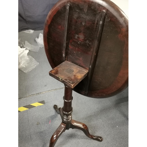 75 - A Georgian mahogany tilt top wine table A/F, 71cm h x 53cm d
Location: FSL