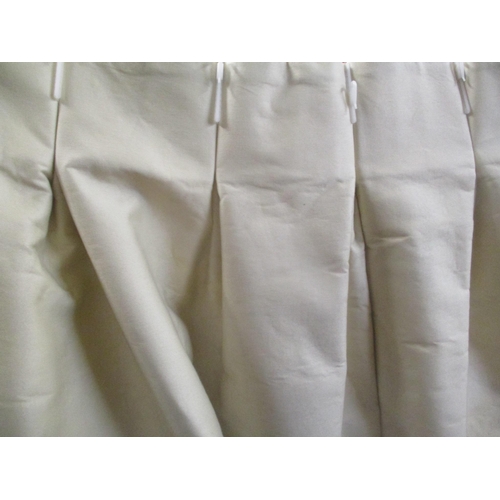 87 - A pair of interlined floral curtains
Location: G