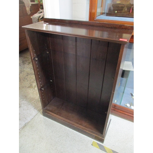 161 - Two 20th century bookcases each with adjustable shelves
Location: RAB