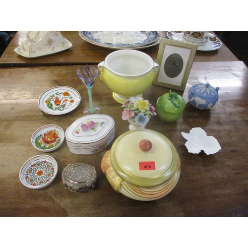 406 - A mixed lot of ceramics to include a Hungarian trinket box, Wedgwood blue Jasper ware sugar bowl and... 
