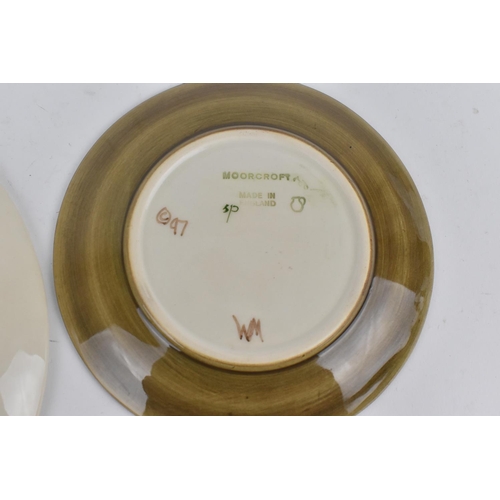 161 - A Moorcroft ceramic year plate designed by Rachel Bishop for the year 1995 with a squirrel and folia... 