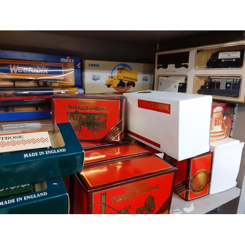 197 - Late 20th century toys to include Sylvanian Families figures, boxed, and 20th century diecast cars
L... 