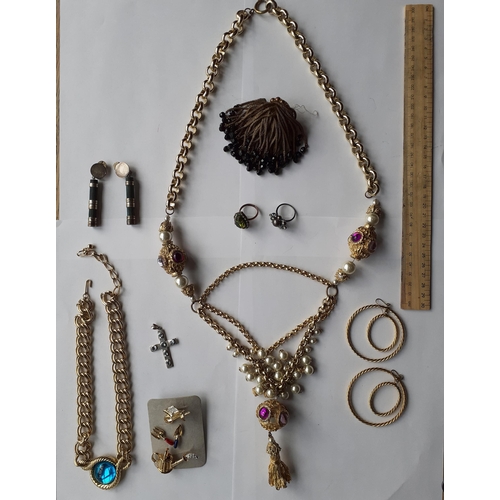 75 - A late 20th Century Trifari gold tone open link chunky necklace with turquoise cabochon pendant and ... 