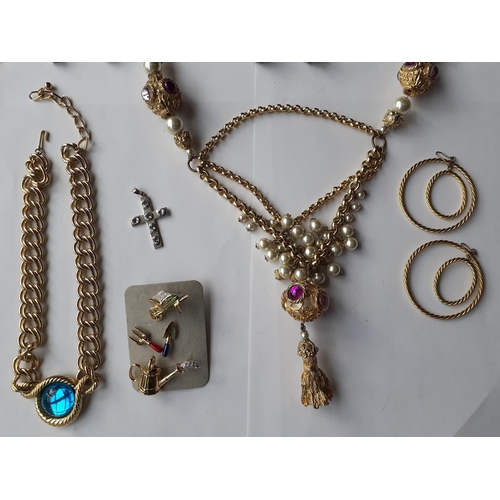 75 - A late 20th Century Trifari gold tone open link chunky necklace with turquoise cabochon pendant and ... 