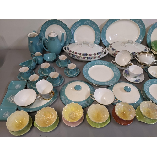 79 - Tableware to include Midwinter Stylecroft part dinner service, Royal Winter sundae dishes, a coffee ... 
