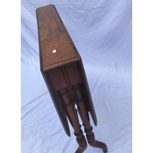 117 - A Victorian mahogany Sutherland table having two fall flaps and turned legs 72.5cm h x 89.5cm w
Loca... 
