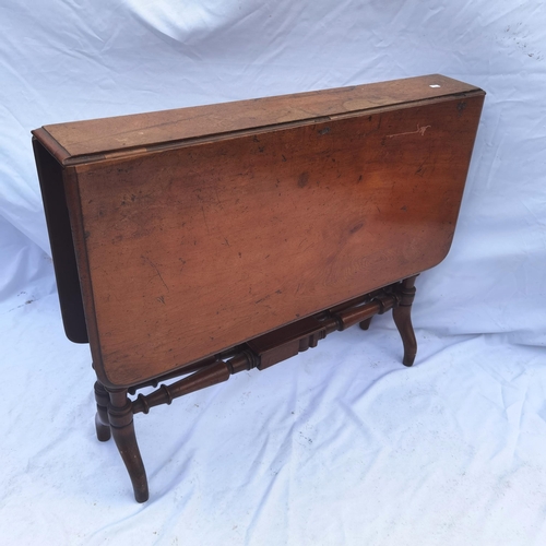 117 - A Victorian mahogany Sutherland table having two fall flaps and turned legs 72.5cm h x 89.5cm w
Loca... 