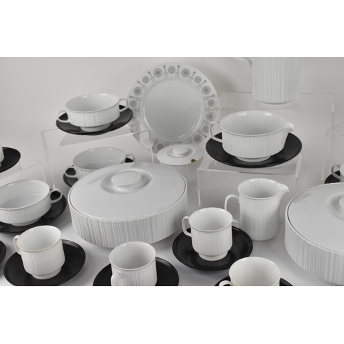 117 - Tapio Wirkkala for Rosenthal, Studio Line, large service comprising a coffee pot, eight cups and sau... 