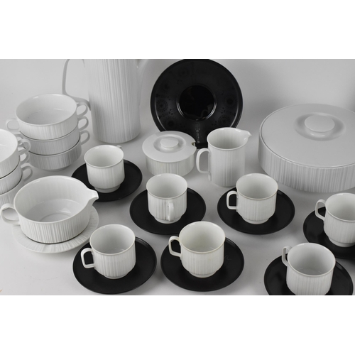 117 - Tapio Wirkkala for Rosenthal, Studio Line, large service comprising a coffee pot, eight cups and sau... 