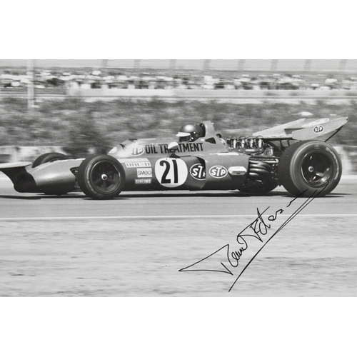 204 - Motor Racing Ronnie Peterson signed black and white photo, taken at the Questor Grand Prix, 28th Mar... 