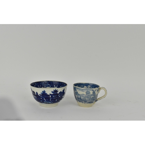 225 - 18th/19th century British blue and white teaware to include three Caughley tea bowls, each decorated... 