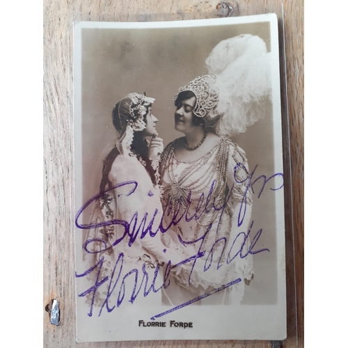 18 - A quantity of early 20th Century postcards, 1915-1930's, mainly relating to seaside and theatrical p... 