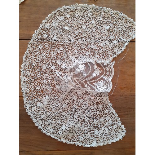 94 - Vintage lace insertions, trimmings and collars to include 2 cream Irish crotchet lace collars with c... 