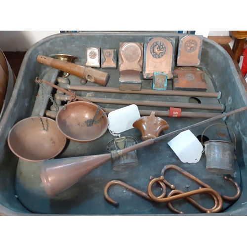 146 - A mixed vintage lot to include copper printing blocks of clocks, mixed metalware, a wash bowl and a ... 