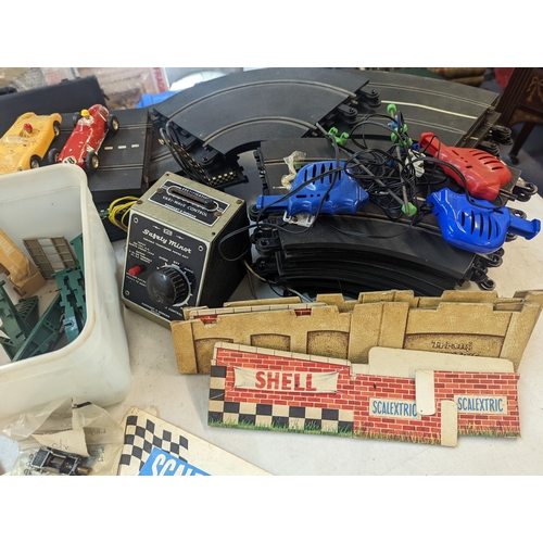 172 - A quantity of mixed vintage Tri-ang, Scalextric items to include vehicles A/F, track and accessories... 