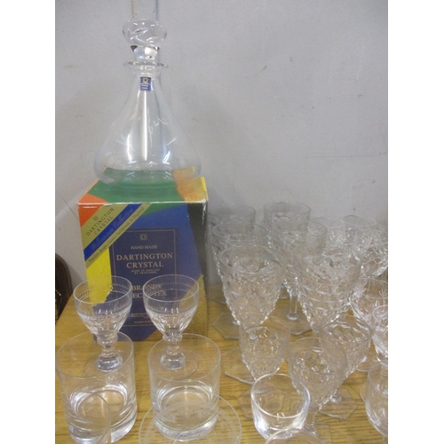 367 - A selection of table glass to include a group of four Victorian green drinking glasses, and two simi... 