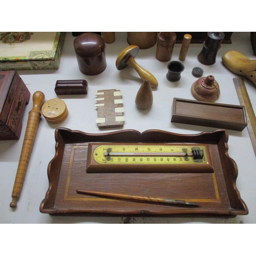 187 - A mixed lot of treen and other wooden items to include a Chinese model of a horse A/F, cigar box, Bu... 