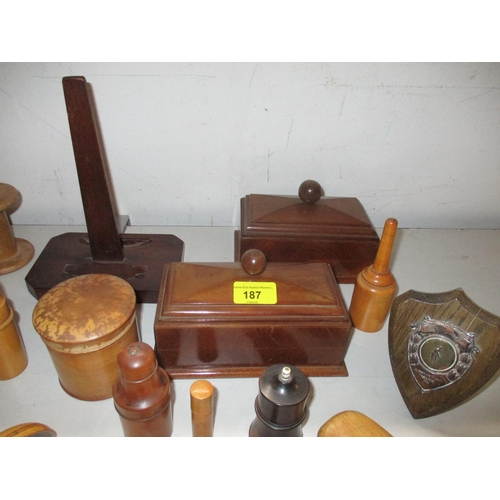 187 - A mixed lot of treen and other wooden items to include a Chinese model of a horse A/F, cigar box, Bu... 