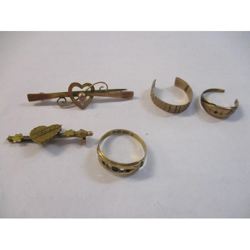 268 - A group of 9ct gold jewellery to include a Mozpak brooch, total weight 4.6g, and a 15ct gold ring A/... 