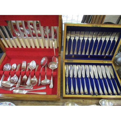 271 - A mixed lot to include silver plated part cutlery set, cased fish servers, other plated items, mixed... 