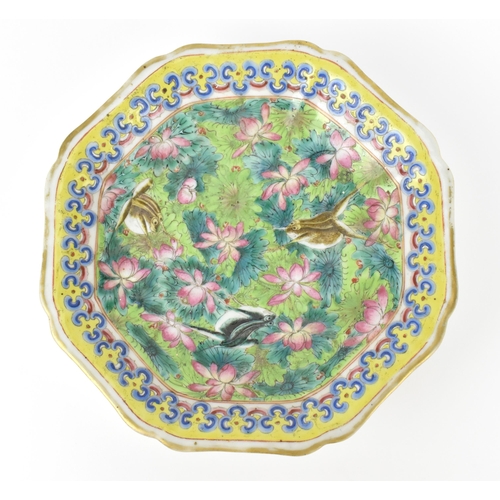 16 - A Chinese Qing dynasty porcelain footed dish, 19th century, Tongzhi period (1856-1875), of lobbed oc... 