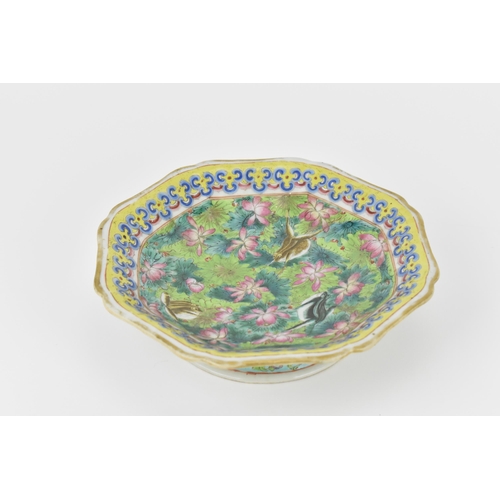 16 - A Chinese Qing dynasty porcelain footed dish, 19th century, Tongzhi period (1856-1875), of lobbed oc... 