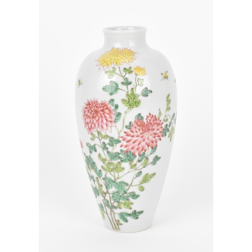 6 - A Chinese Qing dynasty Famille Rose porcelain vase, Yongzheng period (1723-1735), of ovoid form with... 