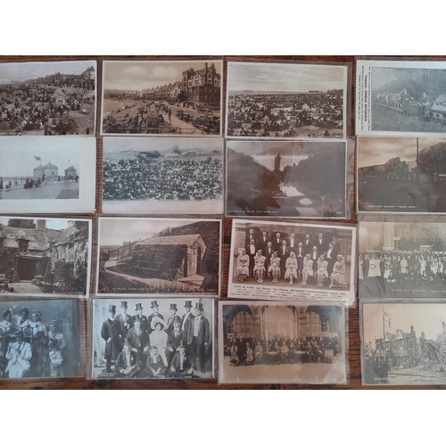 56 - A quantity of early to late 20th century postcards to include towns and tourist locations beginning ... 