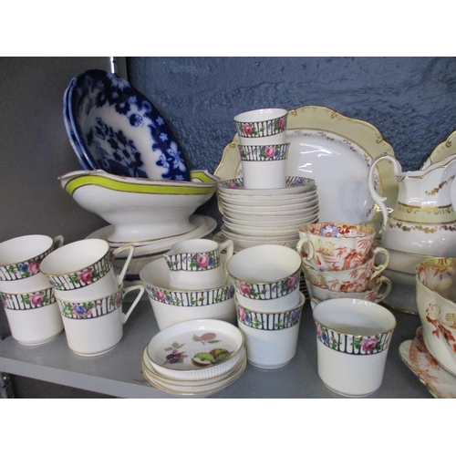 70 - A selection of Victorian and later tea and dessert part services to include The Paragon China part t... 