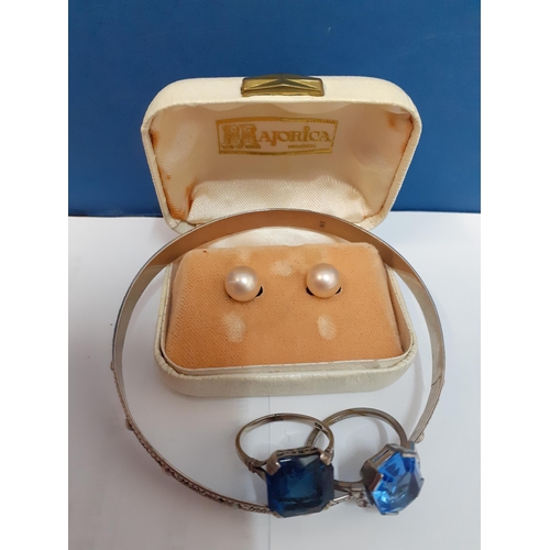 37 - Mixed costume jewellery to include a 9ct white gold ring with blue glass cabochon, total weight 3.3g... 