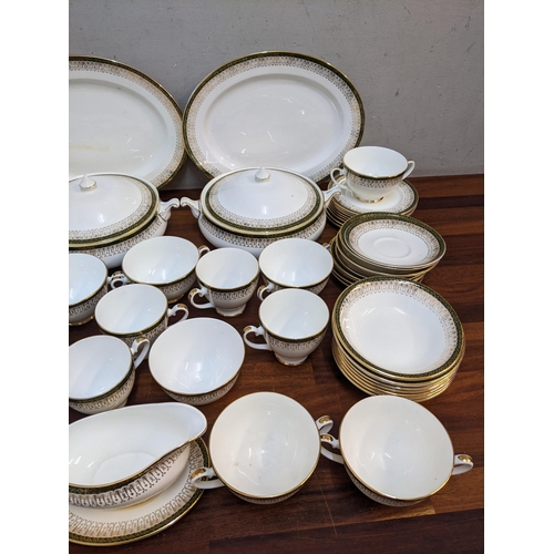 33 - A Royal Grafton Majestic pattern dinner service
Location: A4F