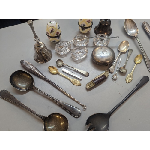 379 - A mixed lot of silver plate and other collectables to include flatware, souvenir spoons, glassware p... 