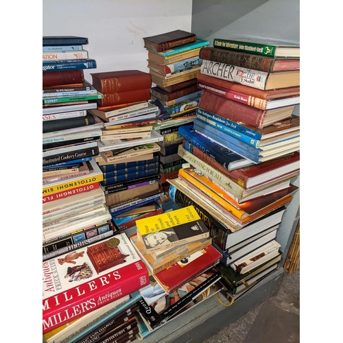 59 - A large selection of books to include Readers Digest, Charles Dickens, mixed novels and others
Locat... 