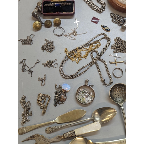 360 - A mixed lot to include silver plated flatware, a silver watch chain, a silver brooch in case, mixed ... 