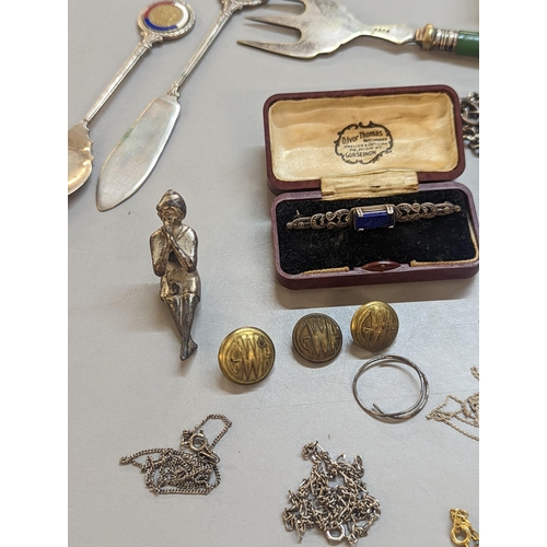 360 - A mixed lot to include silver plated flatware, a silver watch chain, a silver brooch in case, mixed ... 