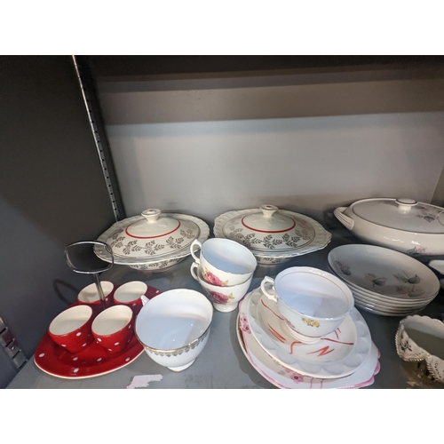 128 - A collection of tea cups and saucers and other ceramics to include Japanese examples, Anysley, Susse... 