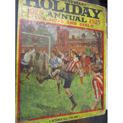 302 - A group of Edwardian boy's annuals to include The Captain, The Strand Magazine, The Greyfriars Holid... 