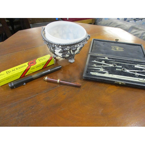 305 - A miscellaneous lot to include an early 20th century walking cane with brass knop incorporating 1914... 