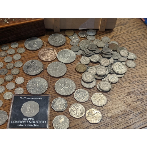 419 - Mixed coinage to include 1920 and later Florins, shillings, three pence, commemorative crowns to inc... 