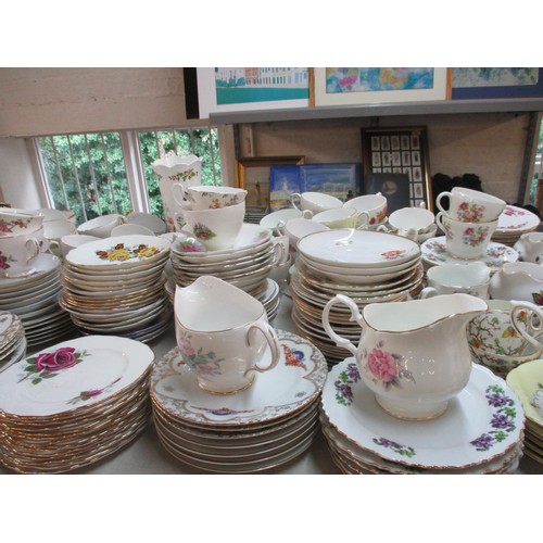 282 - A large selection of tea wares to include Rostyn China, Duchers, Queen Anne, Royal Vale, Sutherland ... 