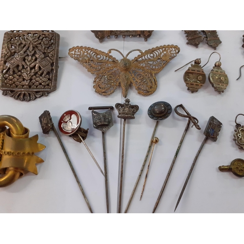 72 - A quantity of Victorian and later costume jewellery and hat pins to include a micro-mosaic pendant o... 