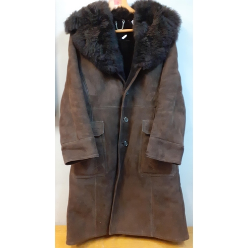 81 - A vintage dark brown Baileys of Glastonbury sheepskin coat, size 40. Location:Rail2