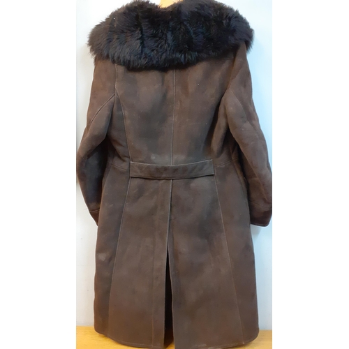 81 - A vintage dark brown Baileys of Glastonbury sheepskin coat, size 40. Location:Rail2