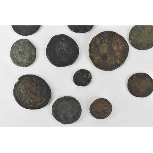 107 - Ancient Coinage - a group of mixed Western ancient coins to include bronze Roman Dupondius/Quadrons/... 